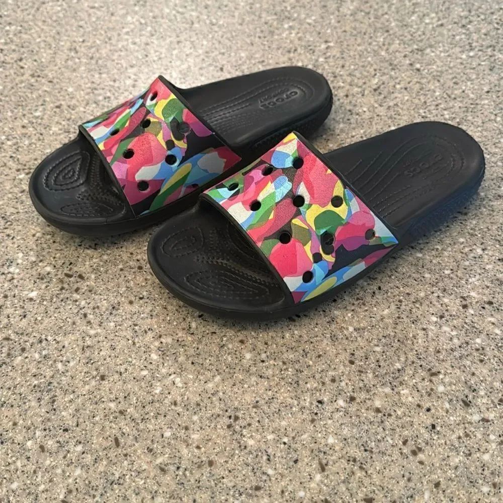 CROCS Bubble Block Slide - Picture 2 of 11